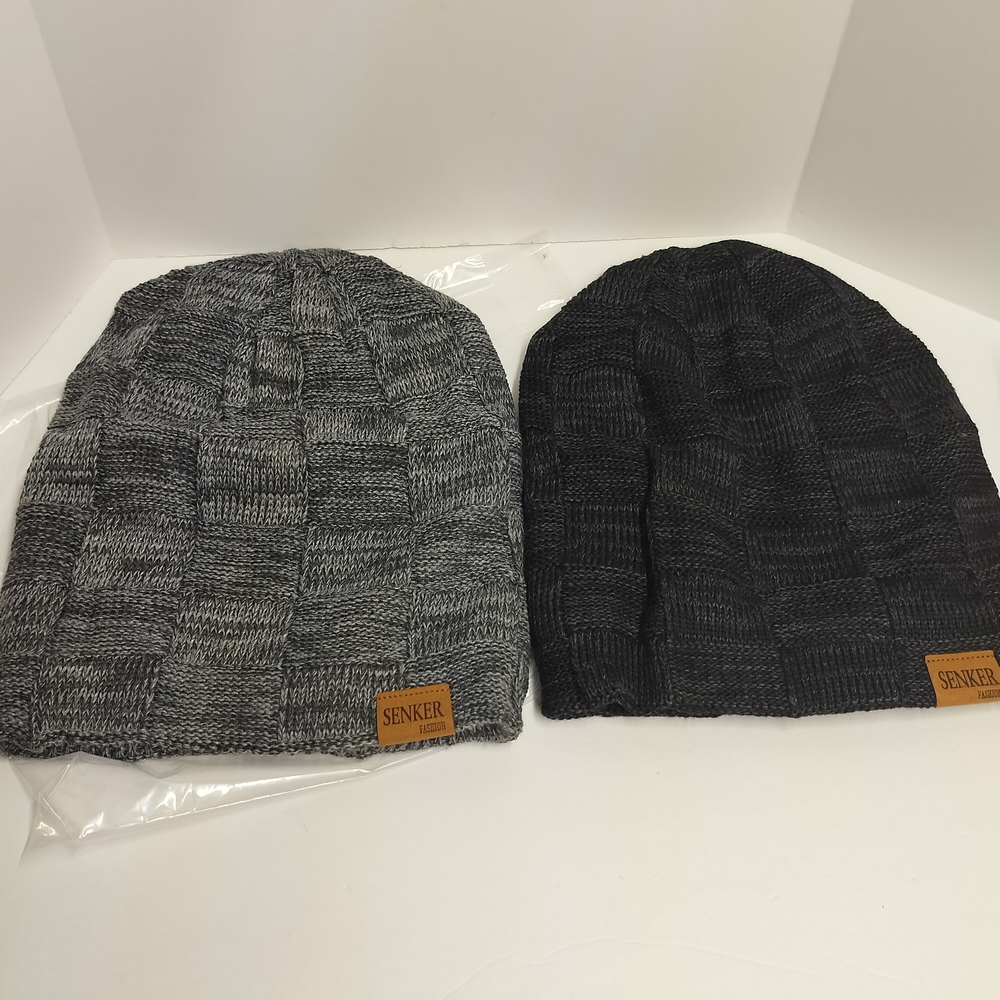 Men's Gray and Black Knit Beanie Set